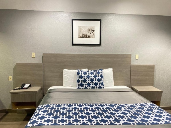 Island Suites Hobby Airport image 18