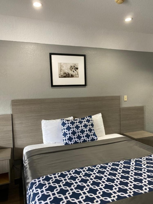 Island Suites Hobby Airport image 22