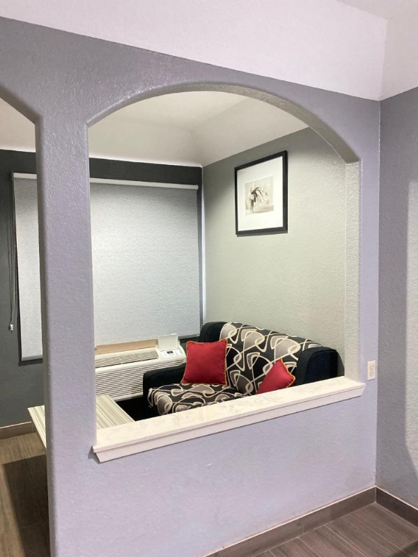 Island Suites Hobby Airport image 24