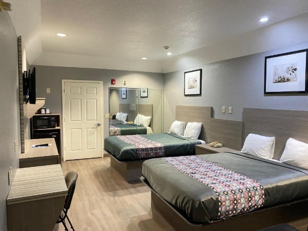 Island Suites Hobby Airport image 31