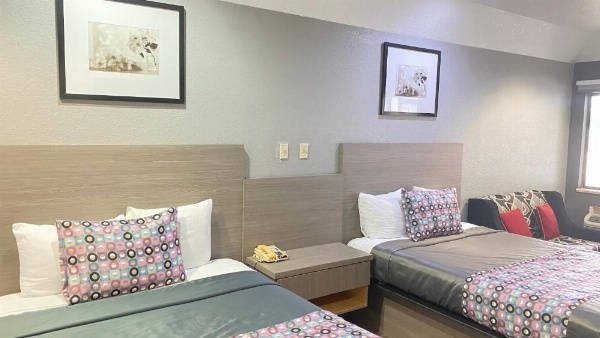 Island Suites Hobby Airport image 34