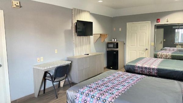Island Suites Hobby Airport image 38