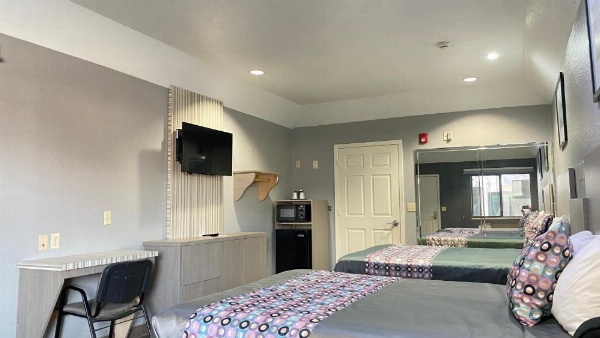 Island Suites Hobby Airport image 39