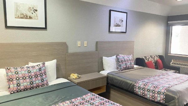 Island Suites Hobby Airport image 43