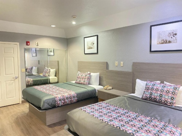 Island Suites Hobby Airport image 44