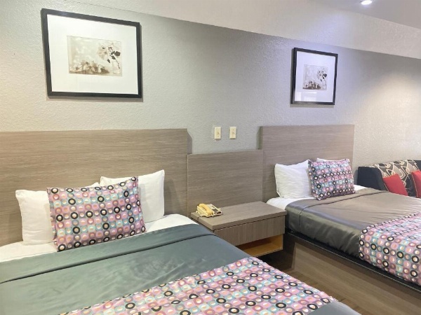 Island Suites Hobby Airport image 46
