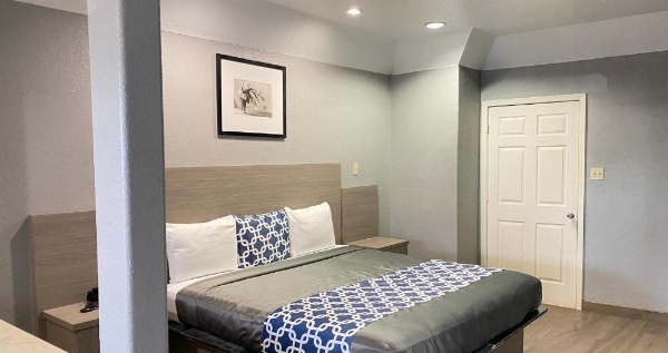 Island Suites Hobby Airport image 57