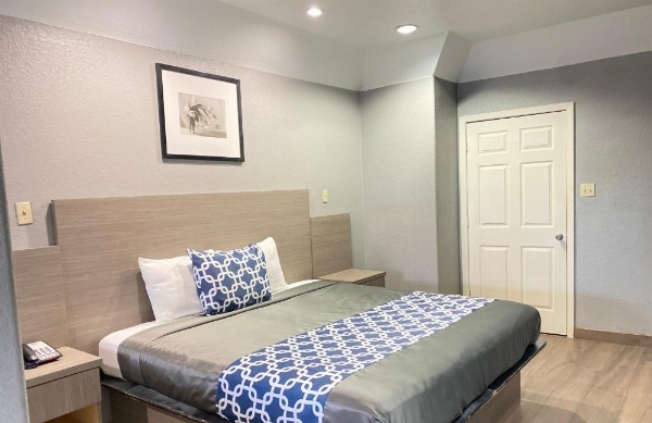 Island Suites Hobby Airport image 7