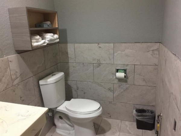 Island Suites Hobby Airport image 71